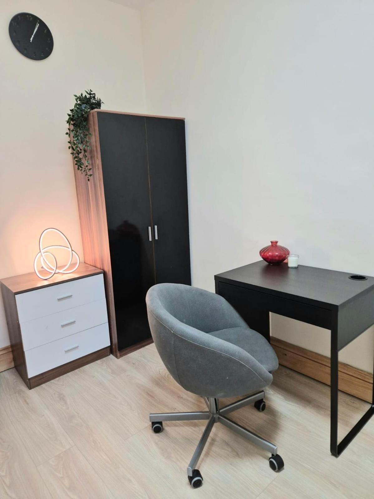 Rooms In Manchester 6 Minutes Drive To Victoria Station Esterno foto