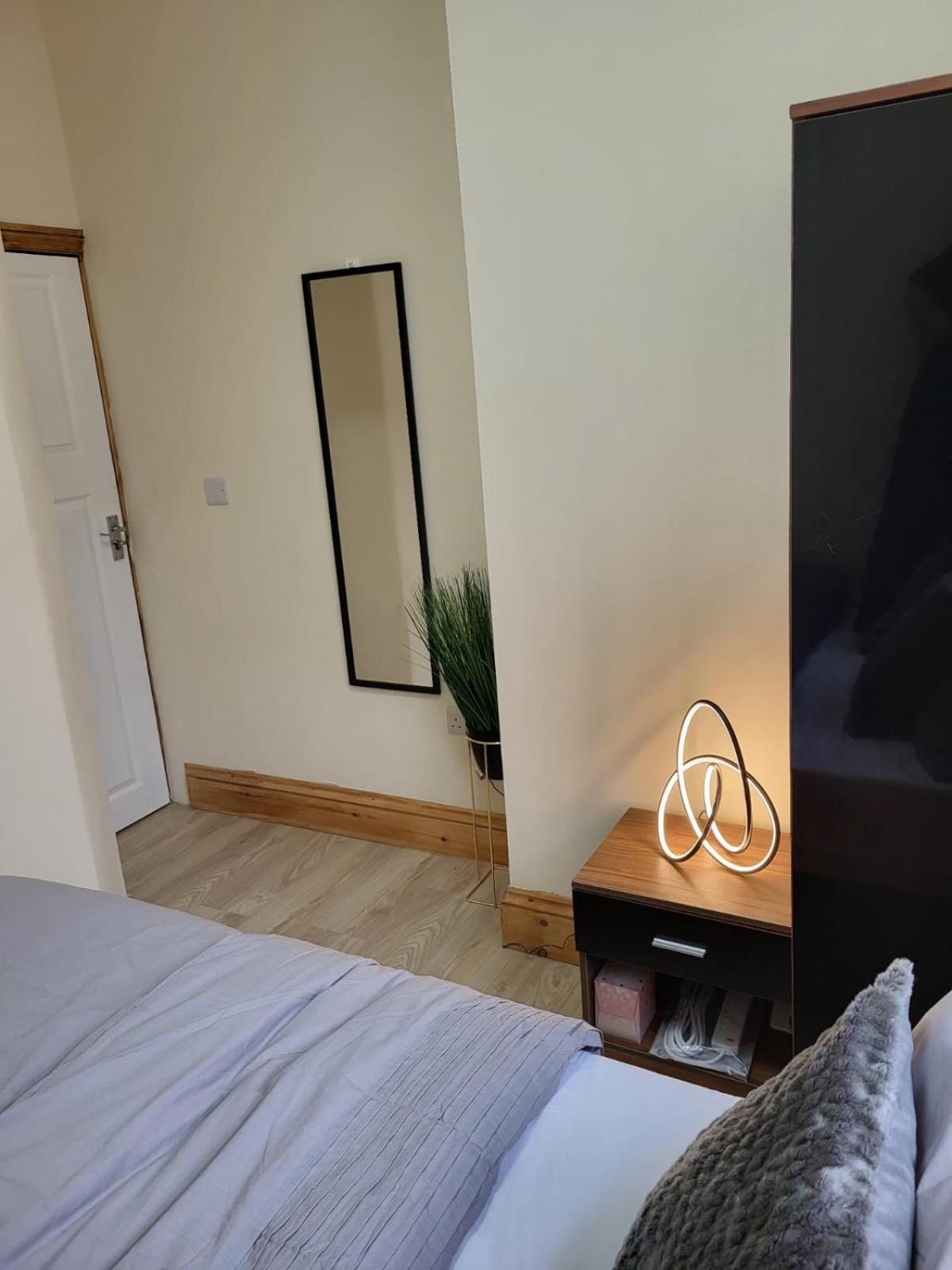 Rooms In Manchester 6 Minutes Drive To Victoria Station Esterno foto