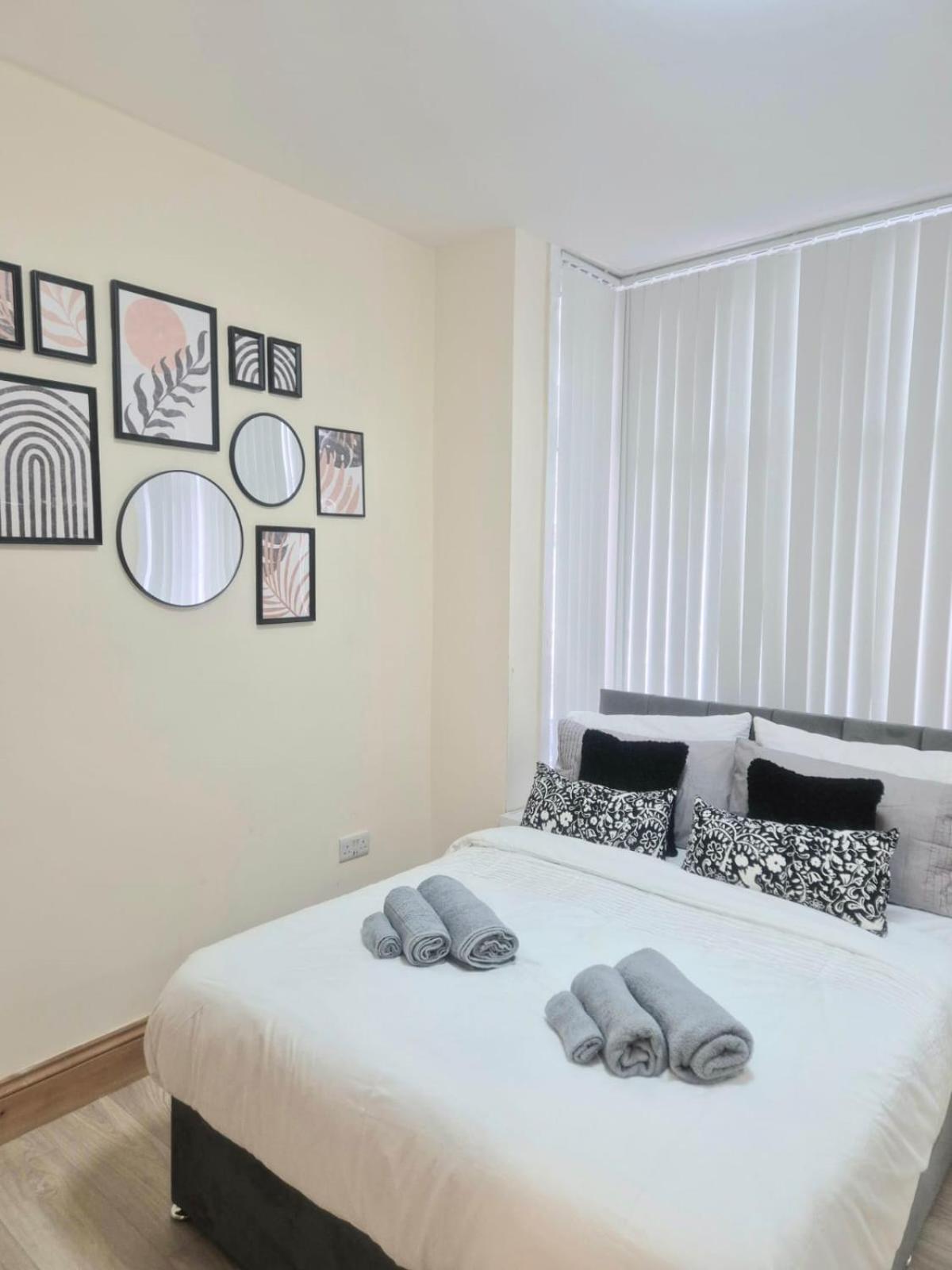 Rooms In Manchester 6 Minutes Drive To Victoria Station Esterno foto